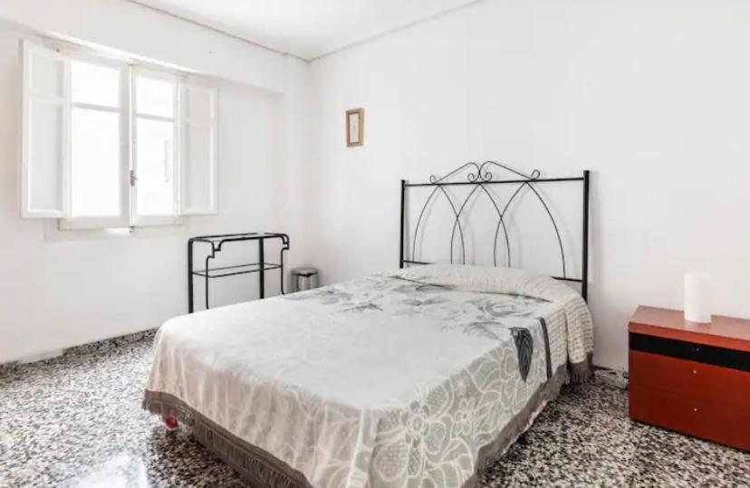 Private Room In Shared Apartment Valencia Workstay Exterior photo