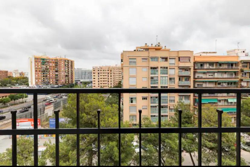 Private Room In Shared Apartment Valencia Workstay Exterior photo