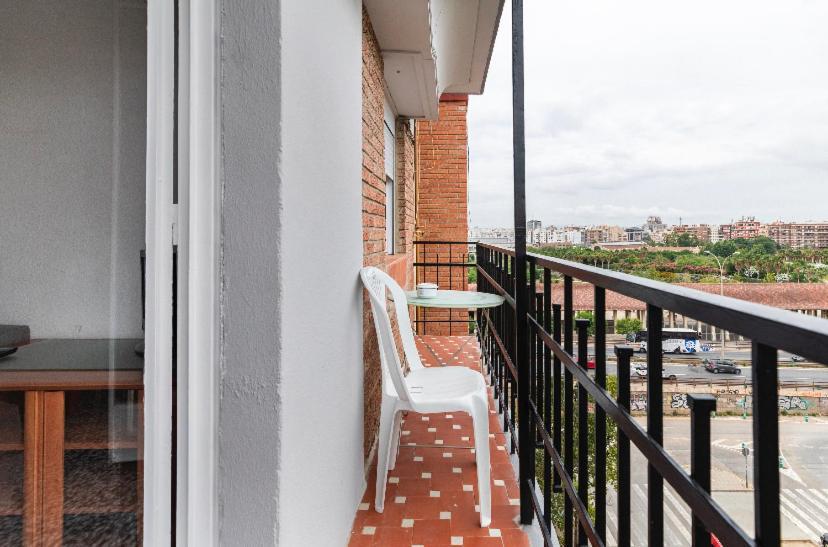 Private Room In Shared Apartment Valencia Workstay Exterior photo
